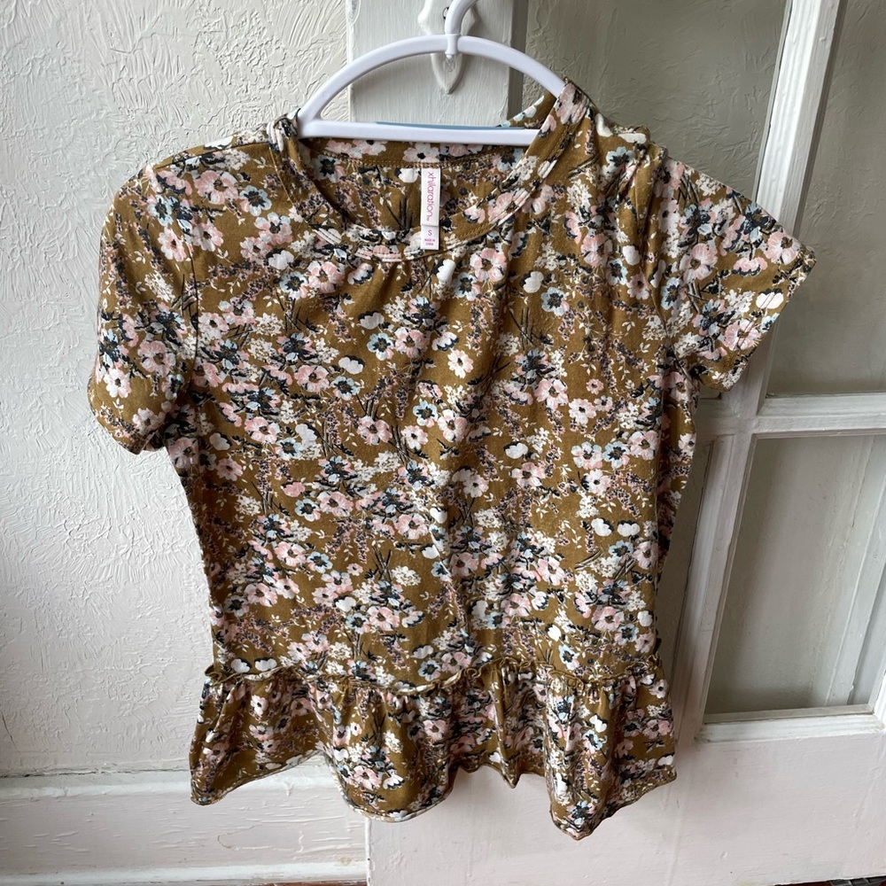 Xhilaration Floral Top